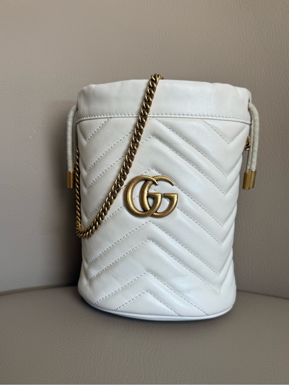 GUCCI GG Marmont Small Bucket Bag White Leather Chain Crossbody Authentic